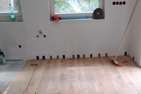 Bodenbeläge (Parkett, Fliesen, Vinyl, Laminat etc.)